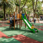 Aree giochi nelle ville comunali: sicurezza con le pavimentazioni antitrauma